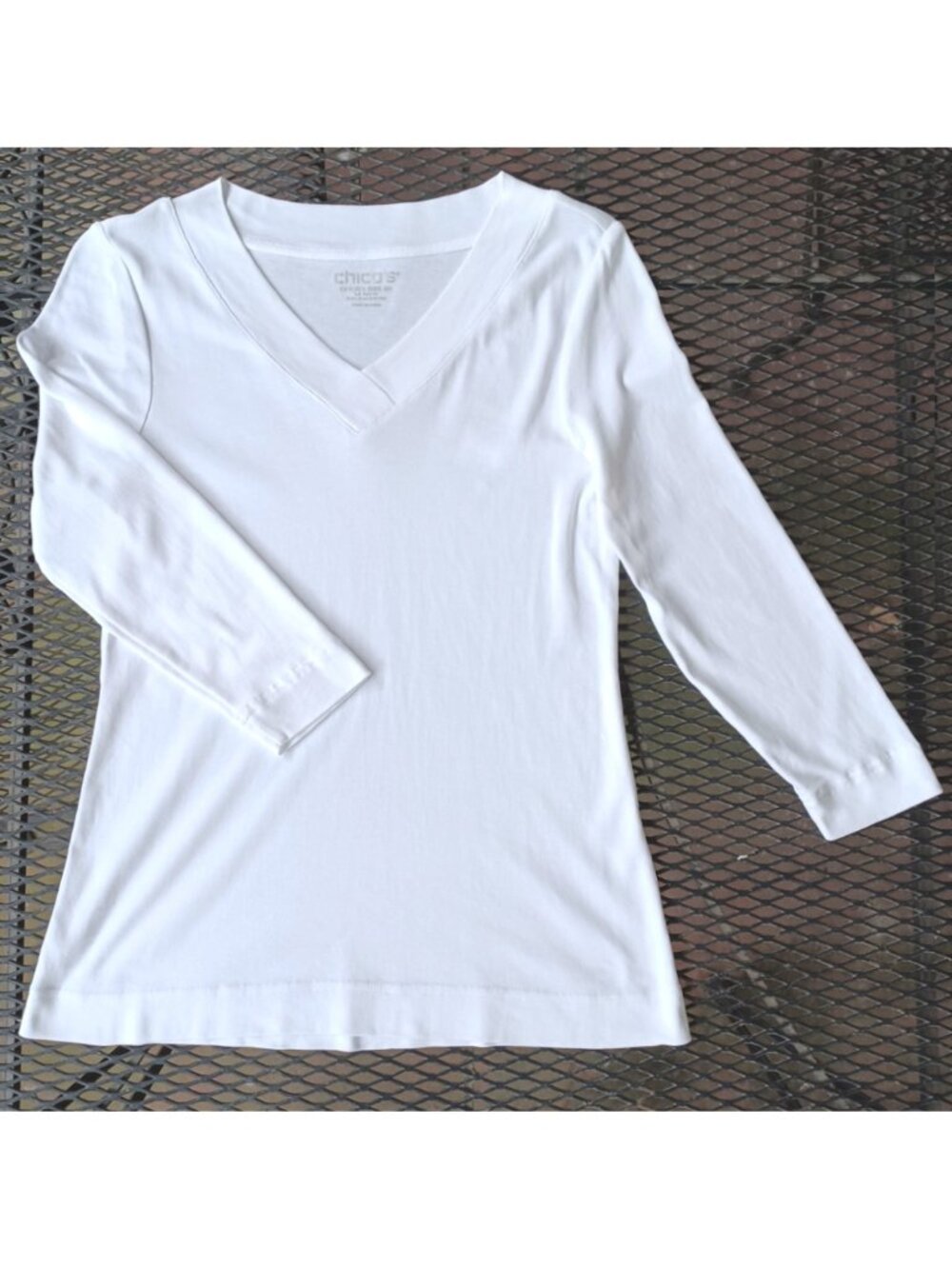 Chico's Pima Cotton 3/4 Sleeve V-Neck Solid White T-Shirt